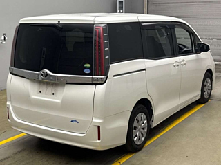 TOYOTA NOAH 2018