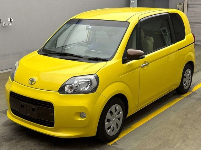 TOYOTA PORTE 2014