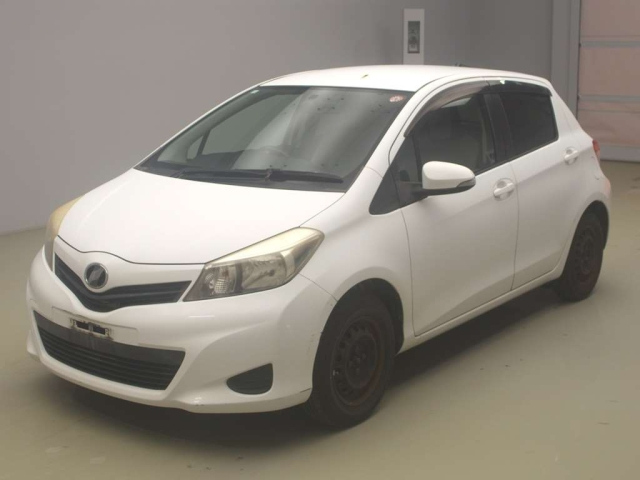 TOYOTA VITZ 2011