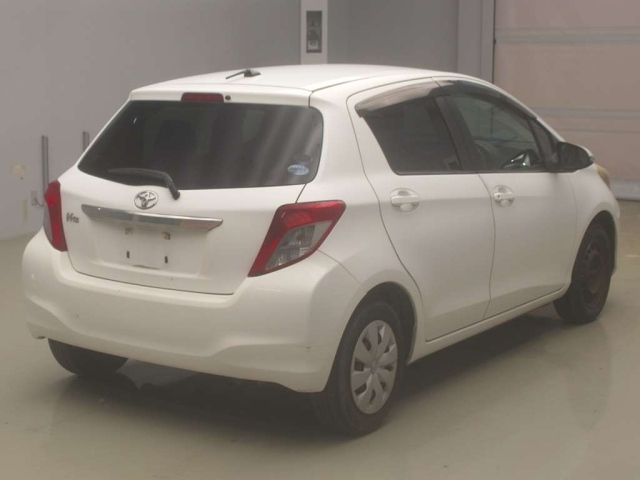 TOYOTA VITZ 2011