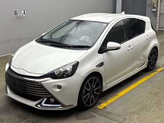 TOYOTA AQUA 2016