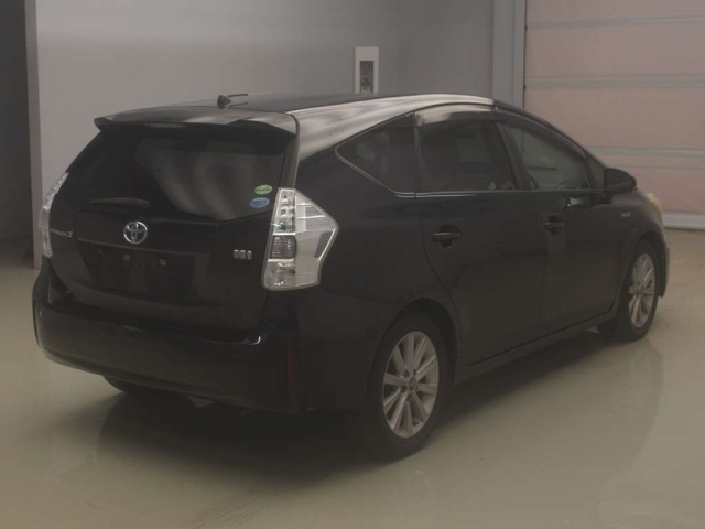 TOYOTA PRIUS ALPHA 2013
