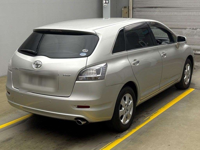 TOYOTA MARK X ZIO 2010