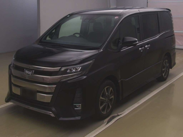 TOYOTA NOAH 2018