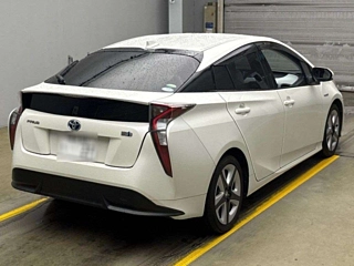 TOYOTA PRIUS 2016