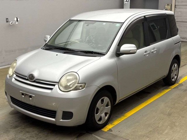 TOYOTA SIENTA 2009