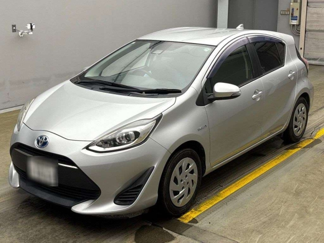 TOYOTA AQUA 2019