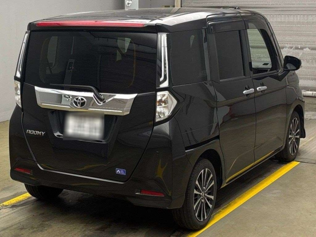 TOYOTA ROOMY 2023