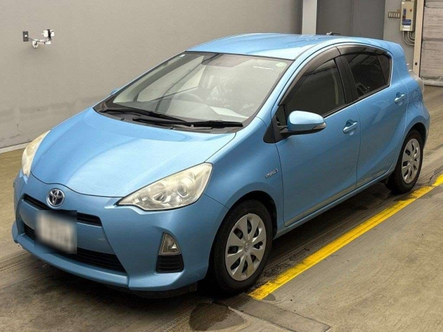 TOYOTA AQUA 2013