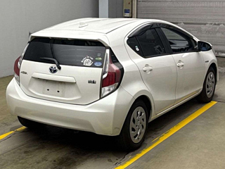 TOYOTA AQUA 2017