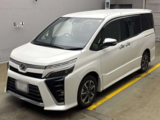 TOYOTA VOXY 2018