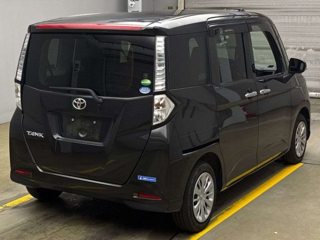 TOYOTA TANK 2018