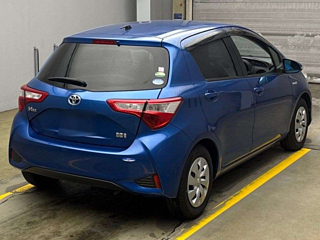 TOYOTA VITZ 2017