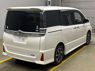 TOYOTA VOXY 2018