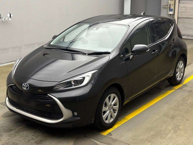 TOYOTA AQUA 2021
