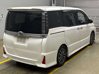 TOYOTA VOXY 2015