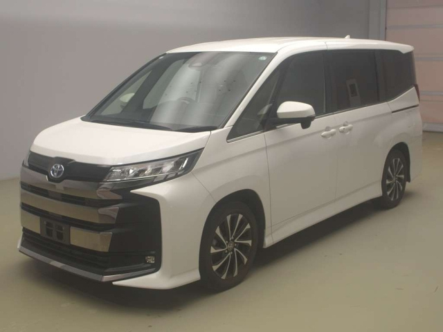 TOYOTA NOAH 2023