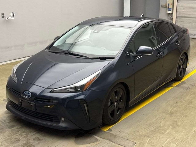 TOYOTA PRIUS 2021