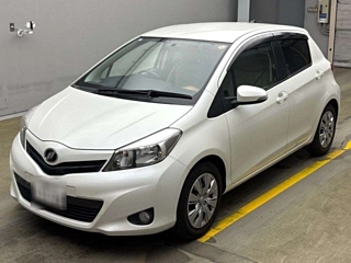 TOYOTA VITZ 2011