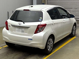 TOYOTA VITZ 2011