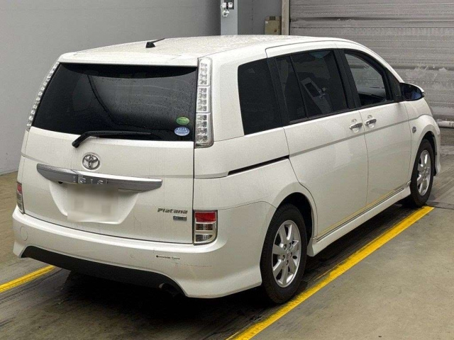 TOYOTA ISIS 2014