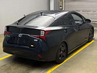 TOYOTA PRIUS 2021