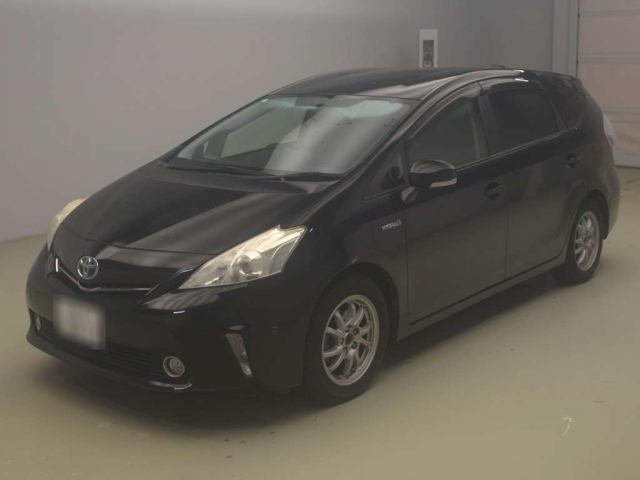 TOYOTA PRIUS ALPHA 2013