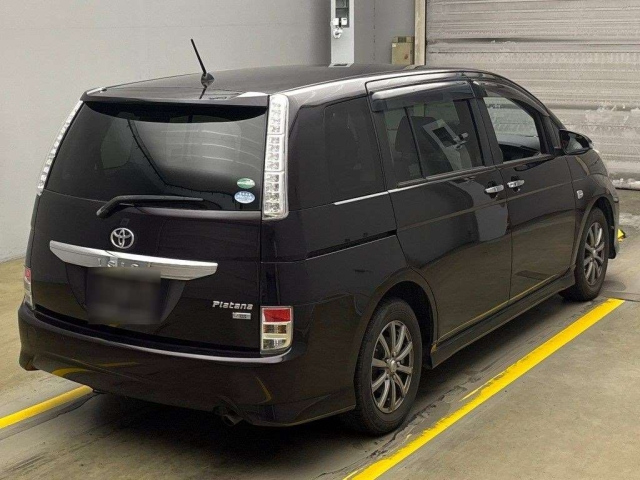 TOYOTA ISIS 2015