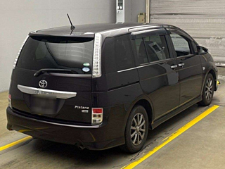 TOYOTA ISIS 2015
