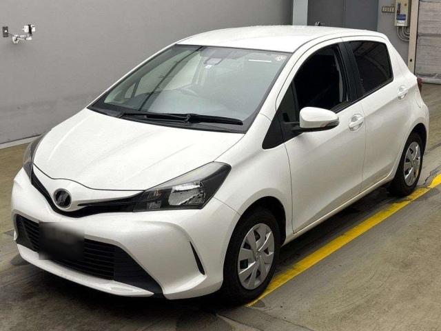 TOYOTA VITZ 2016