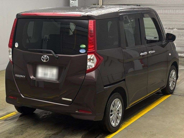TOYOTA ROOMY 2017