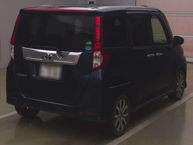 TOYOTA ROOMY 2017