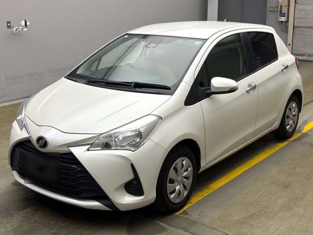 TOYOTA VITZ 2018