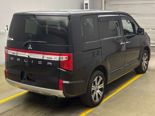 MITSUBISHI DELICA D5 2023
