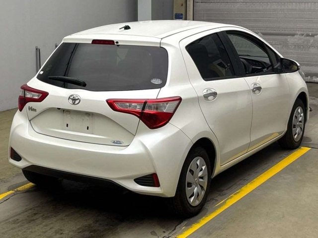 TOYOTA VITZ 2018
