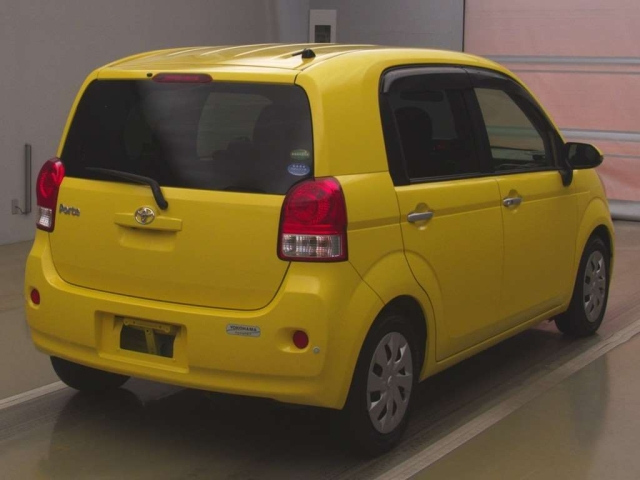 TOYOTA PORTE 2016