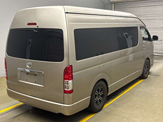 TOYOTA HIACE 2017