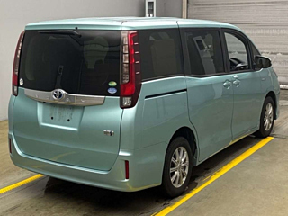 TOYOTA NOAH 2016
