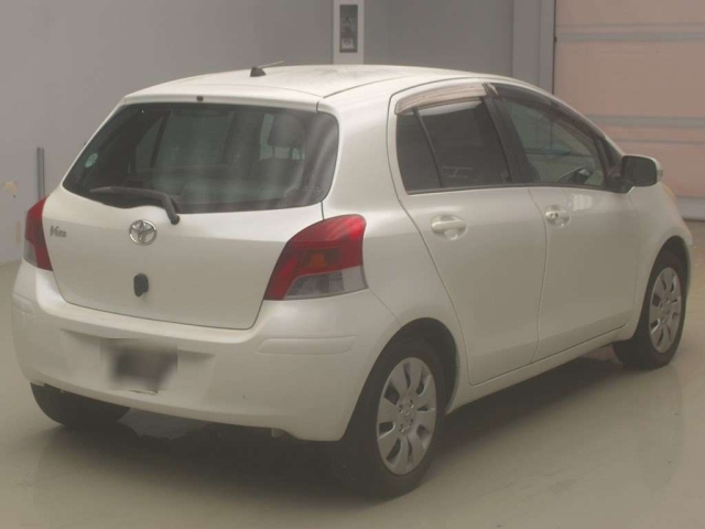 TOYOTA VITZ 2010