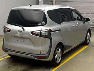 TOYOTA SIENTA 2016