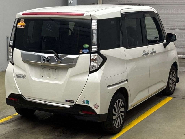 TOYOTA TANK 2018
