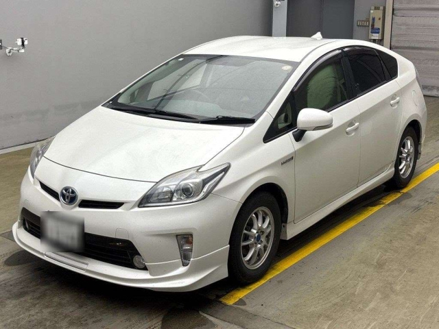 TOYOTA PRIUS 2015