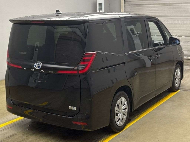 TOYOTA NOAH 2025