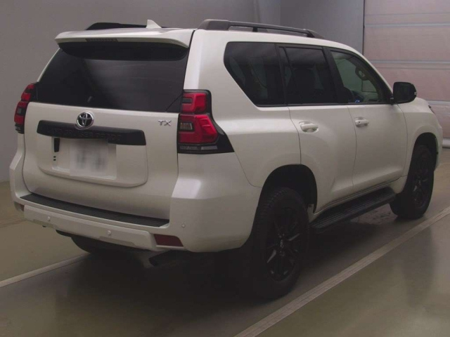 TOYOTA LAND CRUISER PRADO 2023