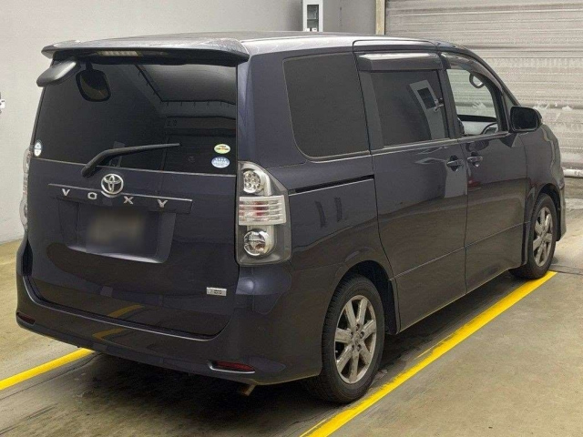 TOYOTA VOXY 2008