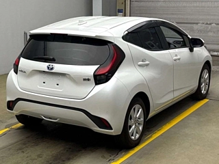 TOYOTA AQUA 2022