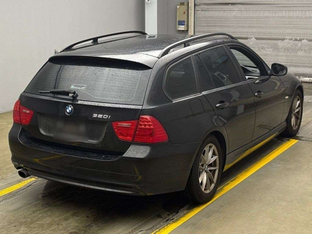 BMW 3 SERIES 2010