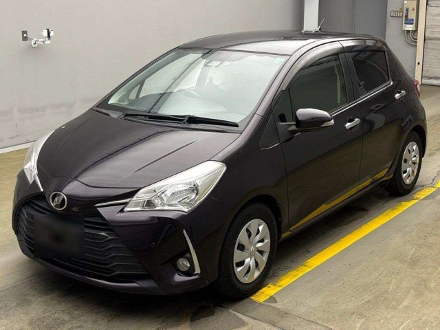 TOYOTA VITZ 2018