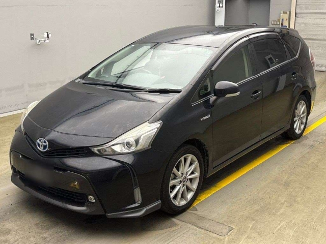 TOYOTA PRIUS ALPHA 2015