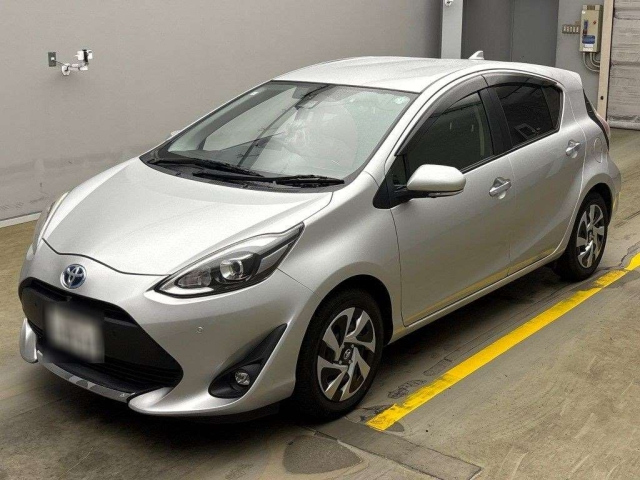 TOYOTA AQUA 2020